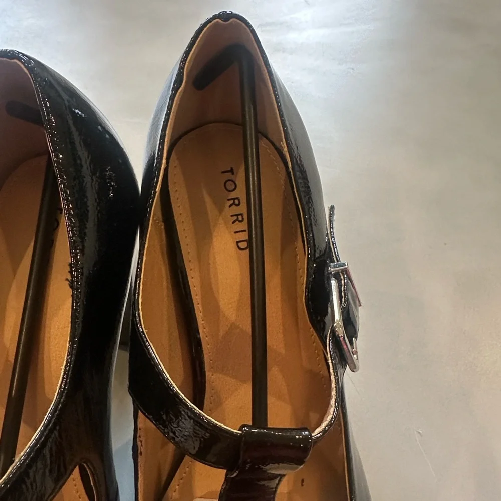 Torrid Glossy Black T-Strap Heels - Picture 2 of 4